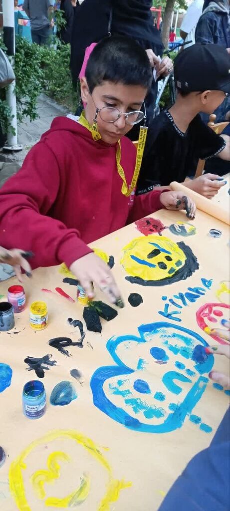 1293107 برگزاری ایستگاه نقاشی به مناسبت روز روانشناس در قوچان