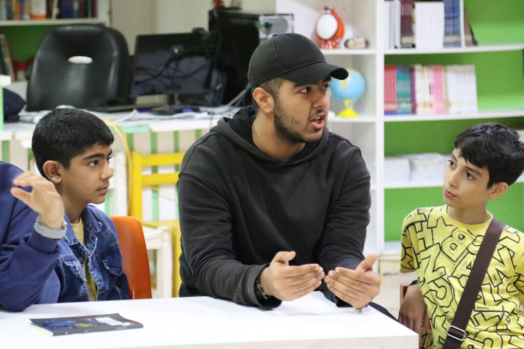 1293166 نشست ادبی دو پنجره کانون مازندران به نقد و بررسی کتاب سنگ شانس شیرنشان پرداخت