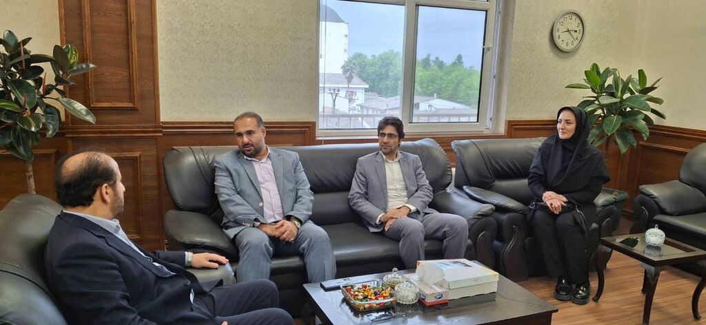 1293174 دیدار مدیرکل کانون پرورش فکری مازندران با فرماندار نوشهر؛ تأکید بر گسترش فعالیتهای فرهنگی
