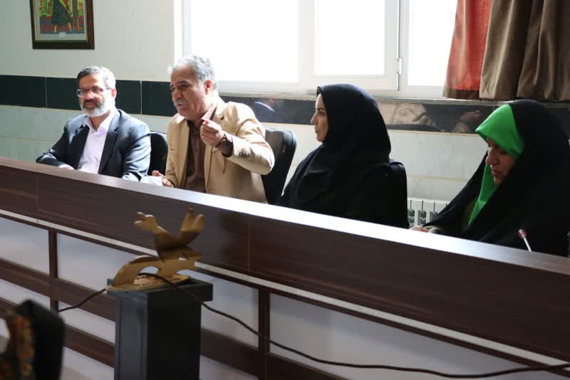 نشست شورای قصه گویی کانون پرورش فکری کودکان و نوجوانان استان مرکزی