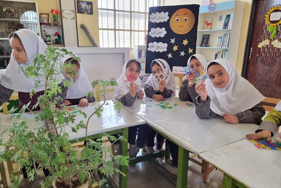 1293240 سه مرکز فرهنگی هنری کانون در استان اردبیل هفته نجوم را گرامی داشتند