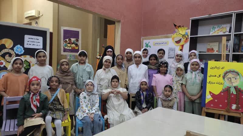 دختران هنرمند کانون پارک گلهای بندرعباس روزی به‌یادماندنی را رقم زدند