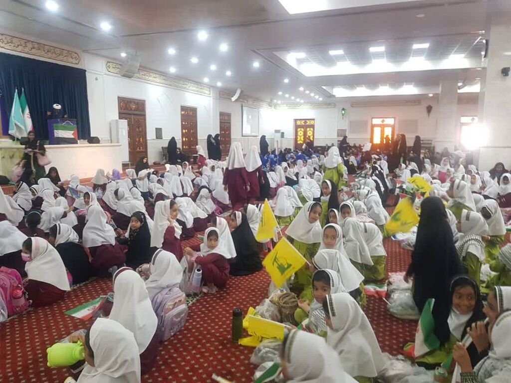 1293298 اجتماع نونهالان هرمزگان در حمایت از کبوتر های سرخ غزه