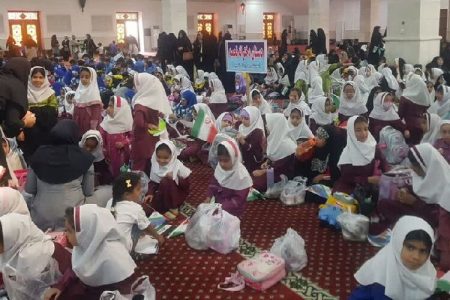 اجتماع نونهالان هرمزگان در حمایت از کبوتر های سرخ غزه