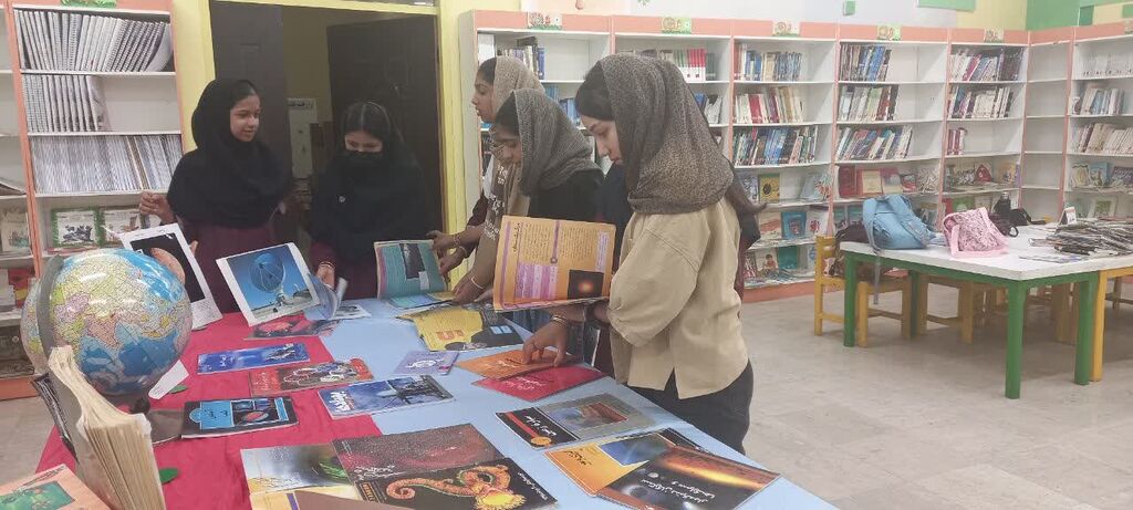 1293359 برپایی نمایشگاه عکسهای نجومی