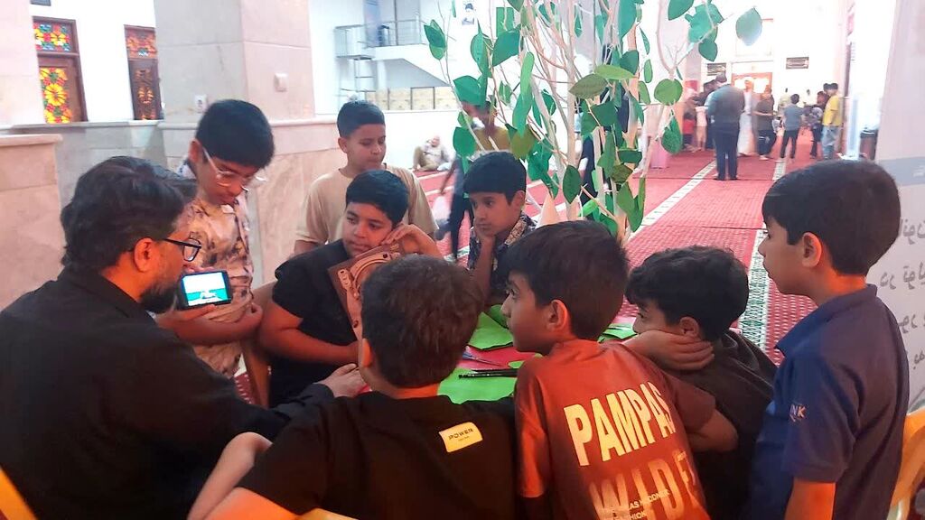 1293647 برپایی میز خدمت کانون علوم و فناوریهای نوین ایران قطب هرمزگان در مصلی شهر بندرعباس