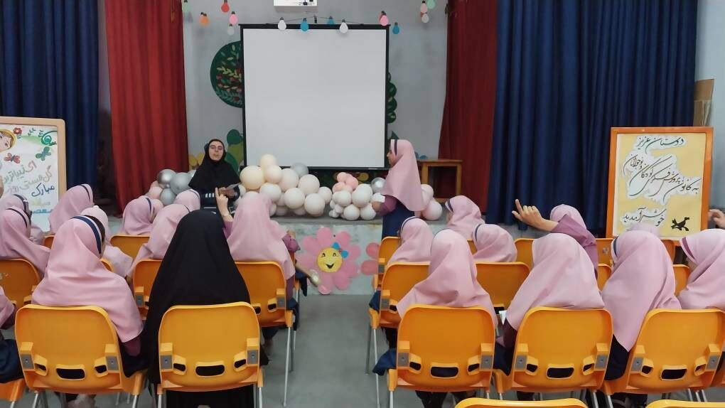 قصه، هنر و نشاط در بزرگداشت دهه کرامت و روز دختر در مراکز فرهنگی فارس