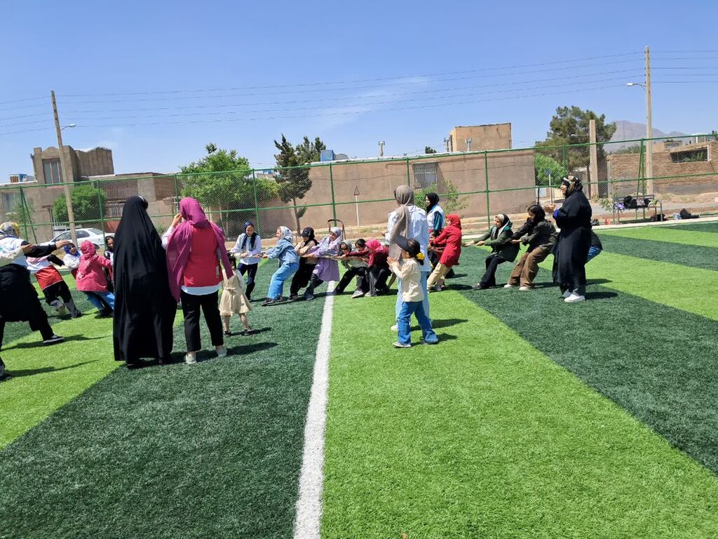 1293685 پیادهروی «برای تو دخترم» در بیارجمند با حضور پرشور اعضای کانون و خانوادهها