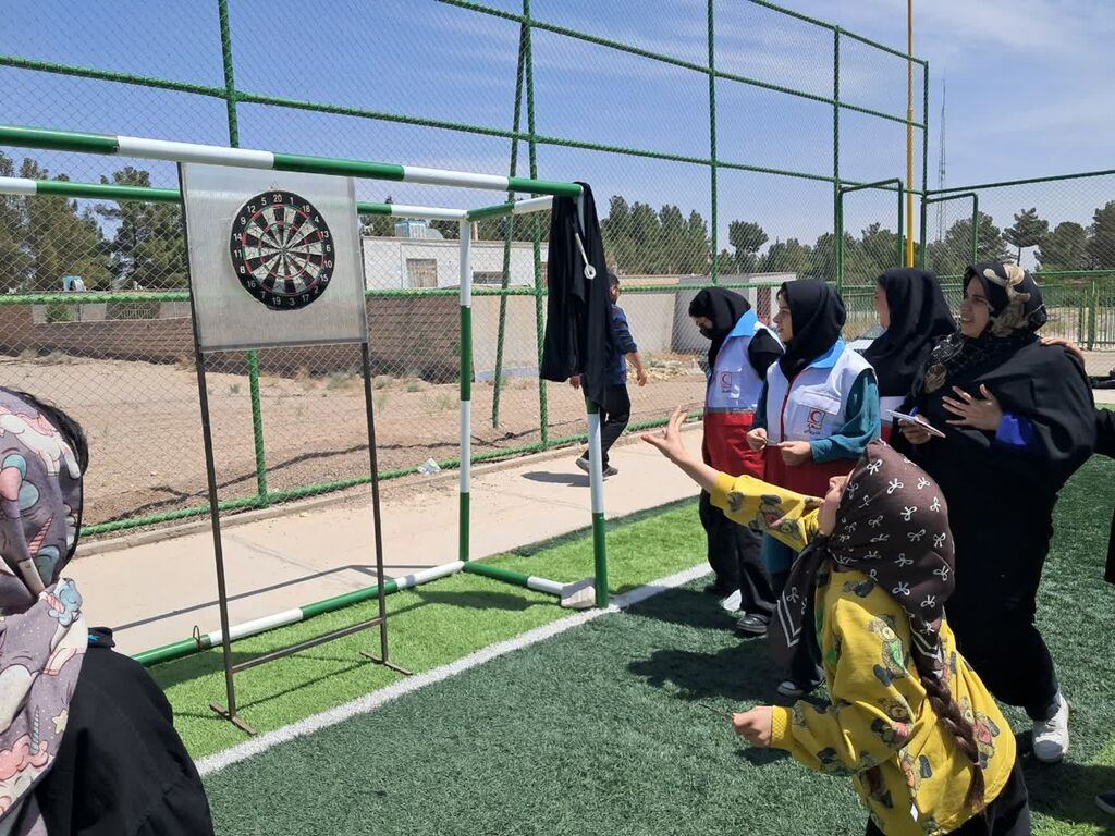 1293687 پیادهروی «برای تو دخترم» در بیارجمند با حضور پرشور اعضای کانون و خانوادهها