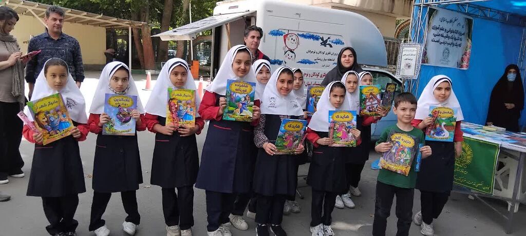 1293715 آغازبرنامههای جمعههای پدر- فرزندی در مصلی کرج