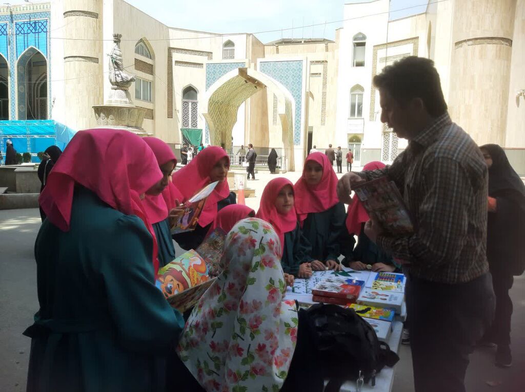 1293716 آغازبرنامههای جمعههای پدر- فرزندی در مصلی کرج