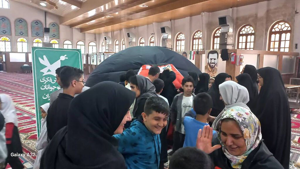 1293719 برپایی گنید آسمان نما در مصلای جمعه ساری