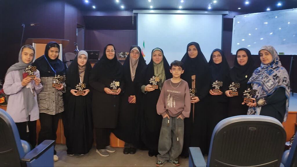 1293988 کسب رتبه اول توسط اعضای نوجوان مرکز 5 همدان در بینالمللی پروانههای بدون مرز