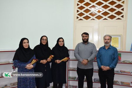 تجلیل مدیرکل کانون لرستان از مربیان مراکزفرهنگی هنری