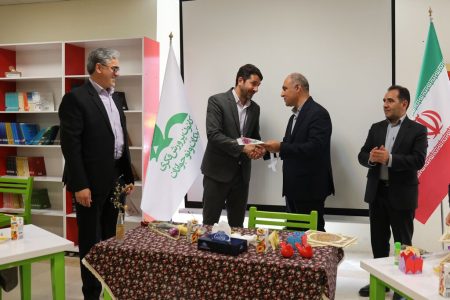 تجلیل رئیس سازمان مدیریت و برنامه ریزی استان از کانونی ها