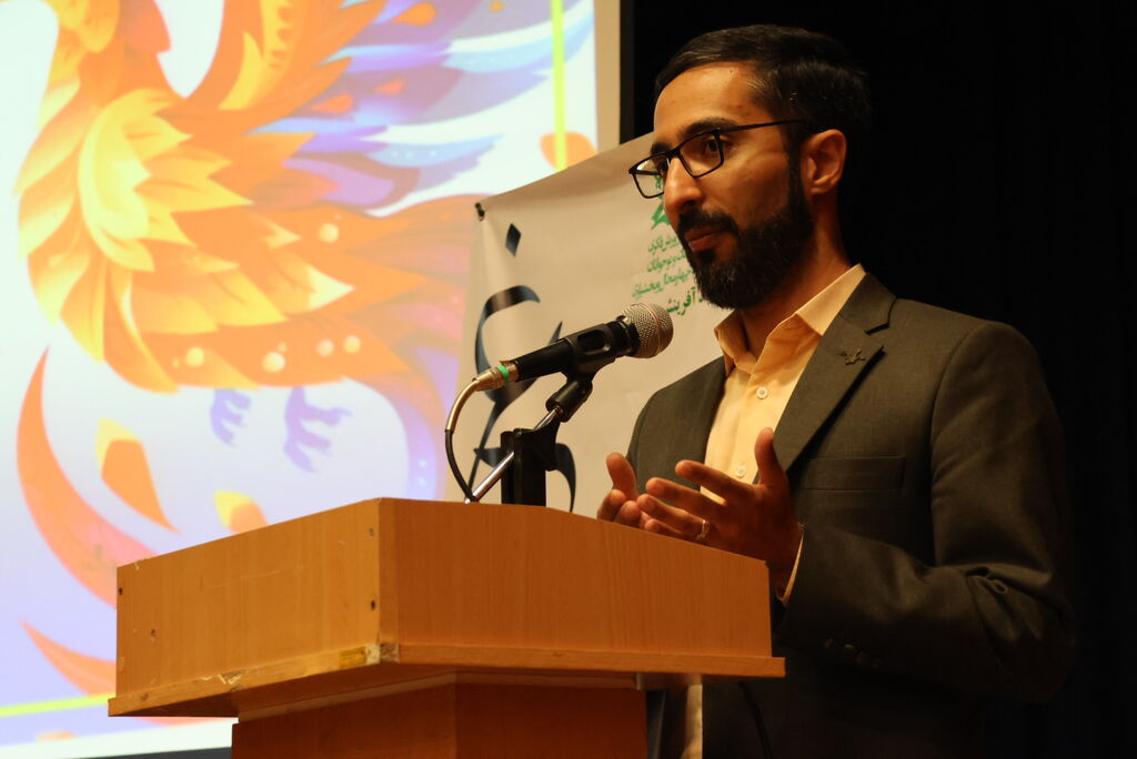 1294262 نشست توجیهی اعضای باشگاه ملی سیمرغ در شهرکرد برگزار شد.