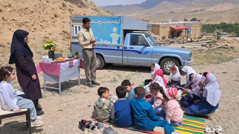 1294337-1 لبخند دختران به آسمان