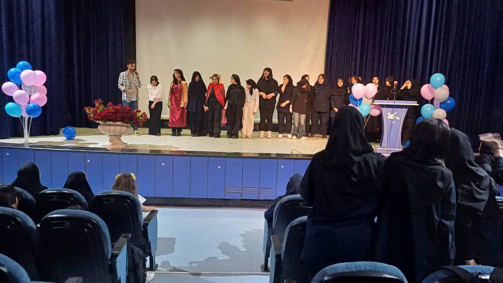 1294365 ویژهبرنامه روز دختر در مجتمع آفرینش کانون کرمانشاه