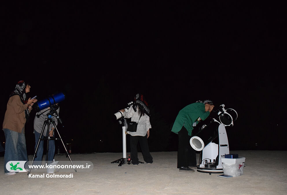 1294452 رصد شبانهی ماه و ستارگان در اردوی کانون یاران لرستان