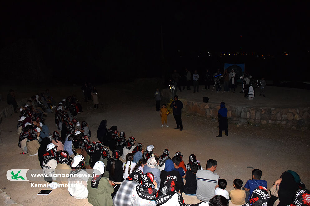1294453 رصد شبانهی ماه و ستارگان در اردوی کانون یاران لرستان