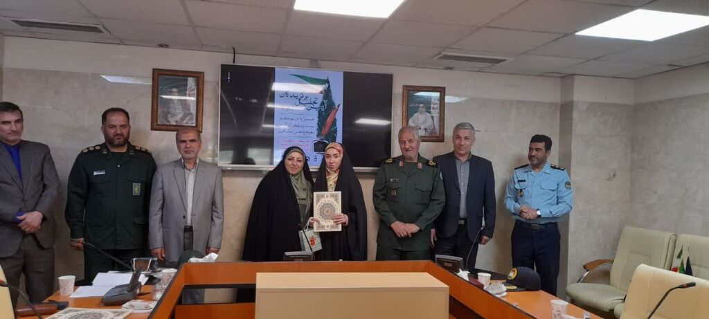 1294459 مربیان و اعضای کانون همدان برگزیده جشنواره "یوسف" و "شعر مقاومت" شدند