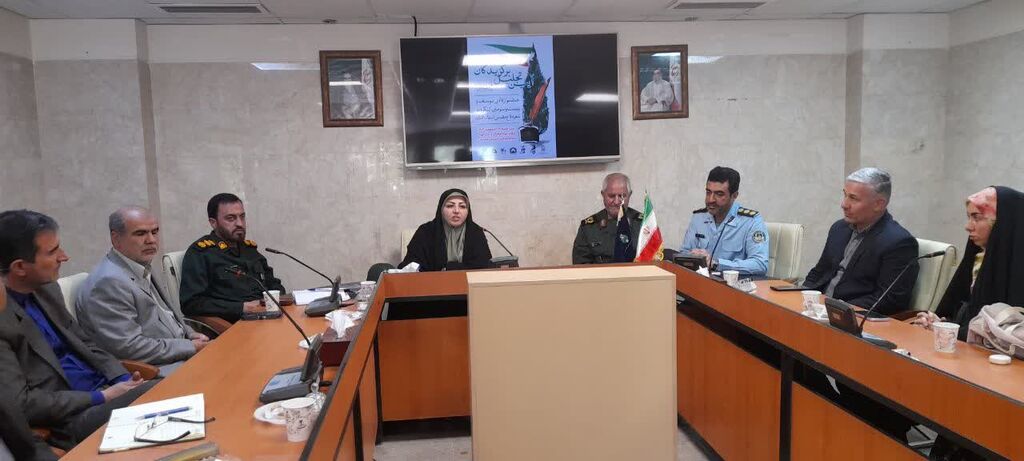 1294461 مربیان و اعضای کانون همدان برگزیده جشنواره "یوسف" و "شعر مقاومت" شدند