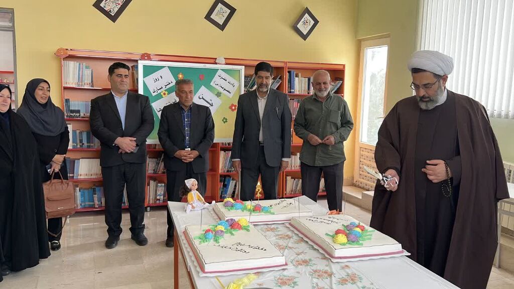 1294510 جشن گلهای بهشتی در مرکز شماره ۱ اسلامآباد غرب