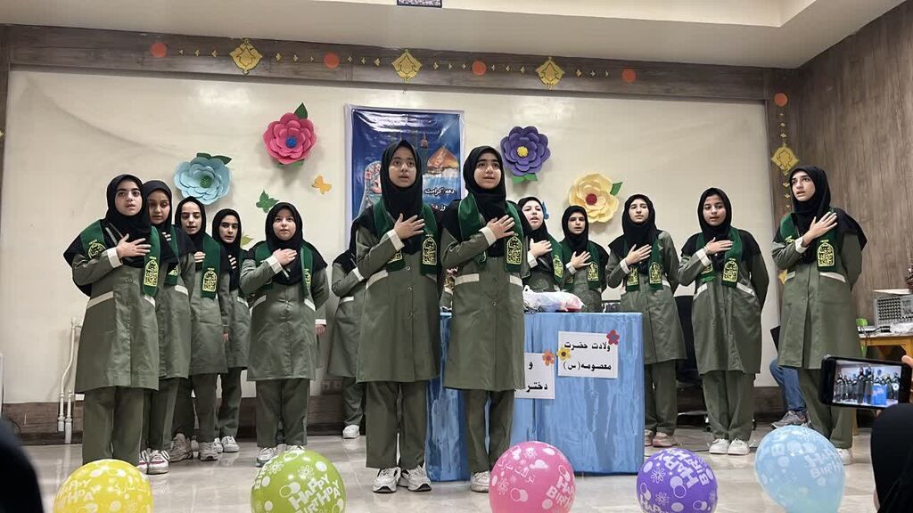 1294515 جشن گلهای بهشتی در مرکز شماره ۱ اسلامآباد غرب