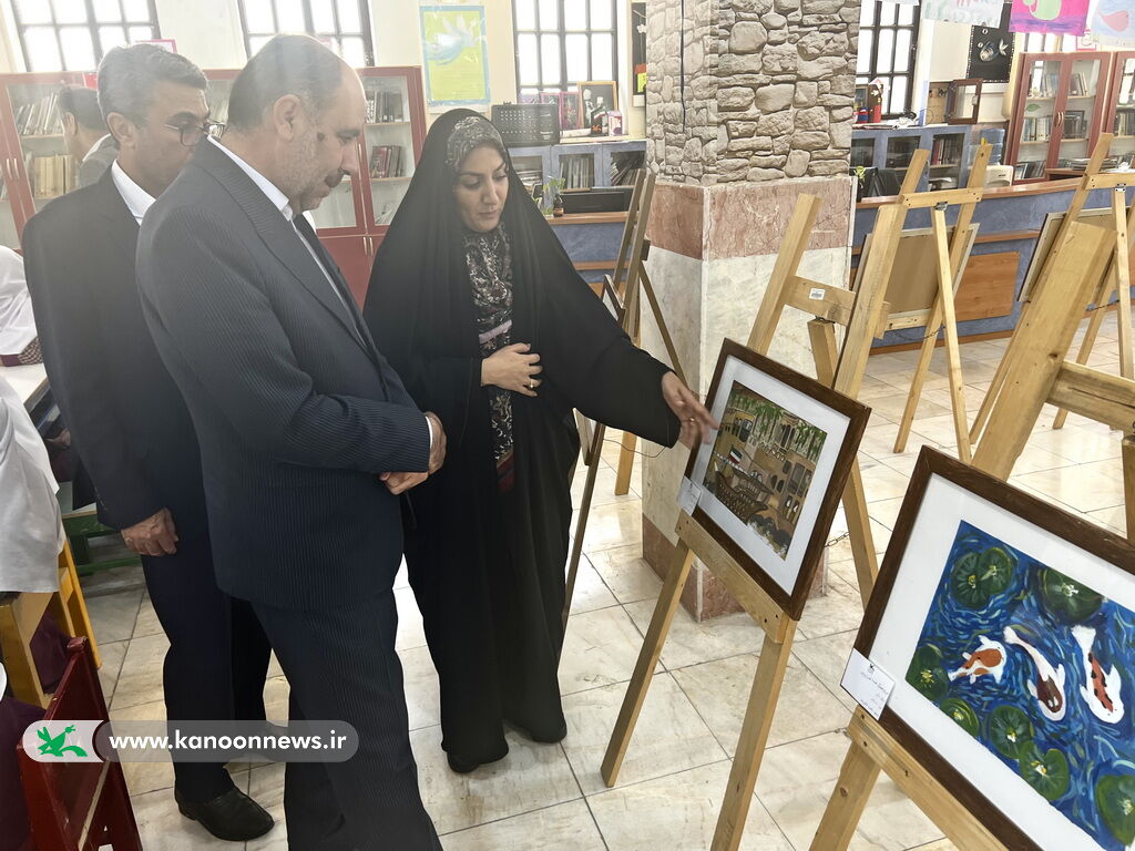 1294549 نمایشگاه آثار نقاشی اعضا و مربیان کانون استان بوشهر افتتاح شد