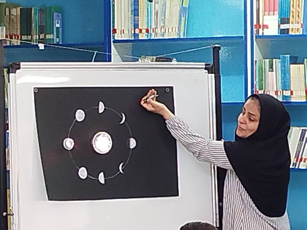 1294583 سفر علمی کودکان در ویژهبرنامههای هفته نجوم در کانون فارس