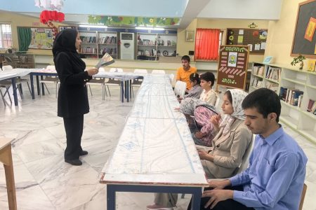 طنین همدلی و هنر با اعضای روشندل در کانون سمنان