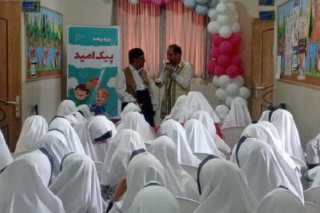 پیک امید کانون استان اصفهان به روستای زفره از توابع شهرستان کوهپایه رفت