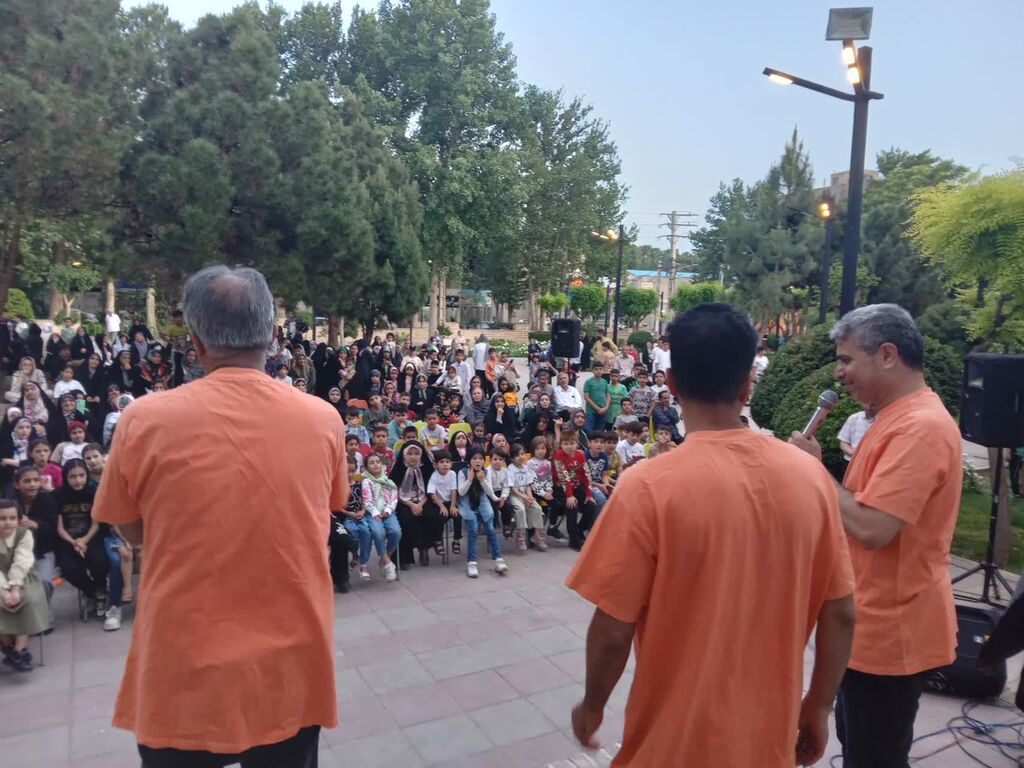 1294839 ادامه برنامههای گرامیداشت «دهه کرامت» در کانون البرز