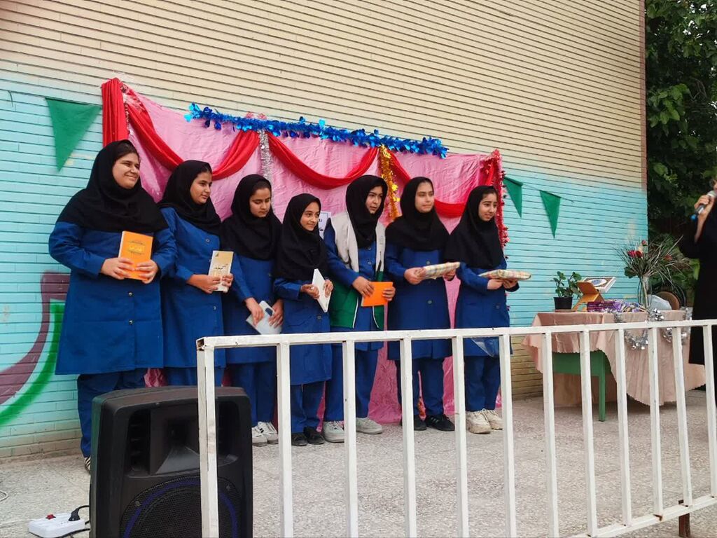 1294855 ادامه برنامههای گرامیداشت «دهه کرامت» در کانون البرز