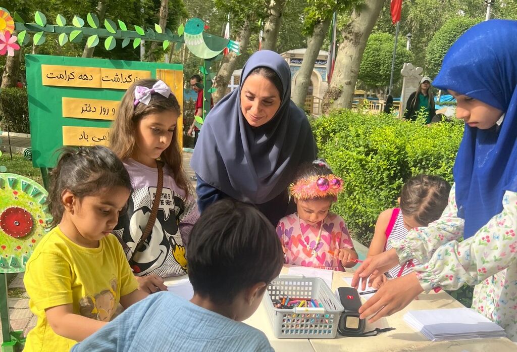 1294887 ویژهبرنامههای دهه کرامت در مراکز کانون استان تهران