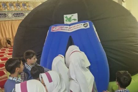 استقبال کودکان فراهان از “آسمان نماهای سیار” کانون پرورش فکری