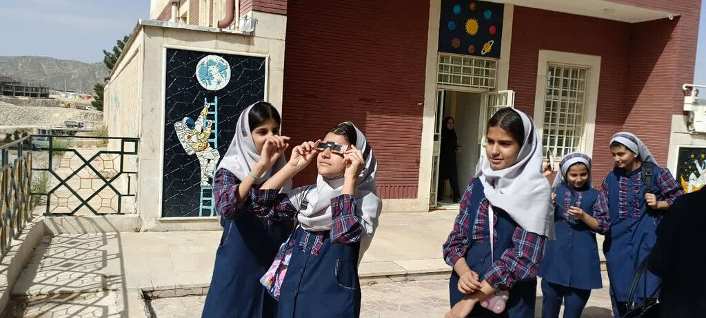 1295298 ویژه برنامه اختتامیه هفته نجوم درمرکز نجوم ورصد خانه ایلام