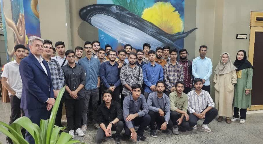 1295306-1 بازدید دانشجویان آموزش ابتدایی دانشگاه فرهنگیان بندرعباس از مرکز تخصصی علوم کانون