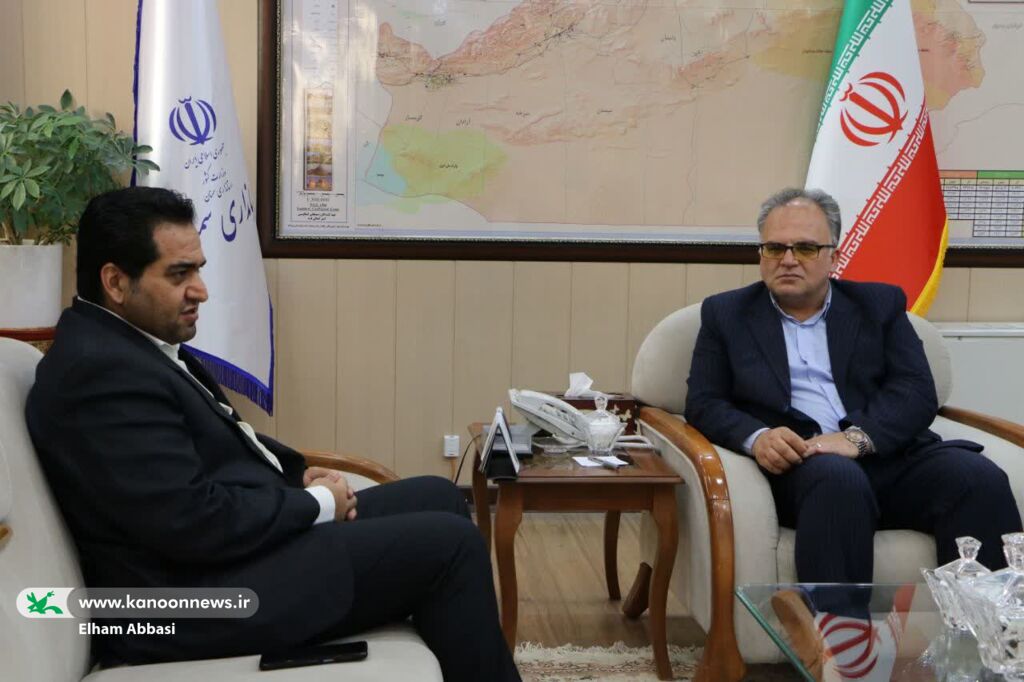 1295399 فرماندار سمنان: از کانون پرورش فکری حمایت جدی میکنیم