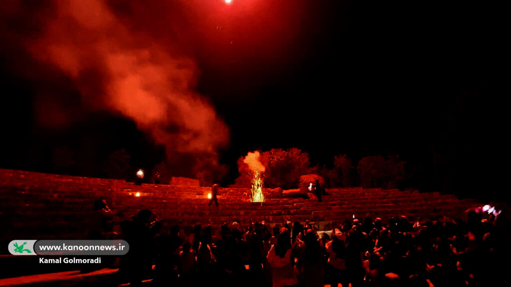 لحظاتی شاد با آتش بازی در اردوی کانون یاران لرستان لحظاتی شاد با آتش بازی در اردوی کانون یاران لرستان