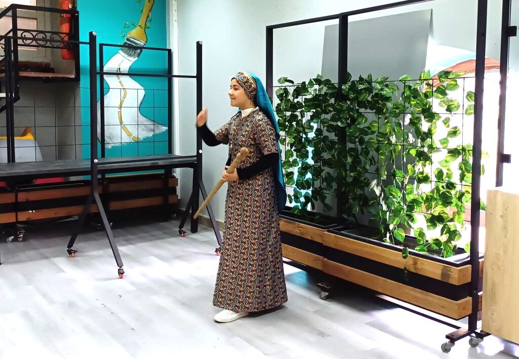 طنین نقل ثنا حسن‌لویی در باغ هنر