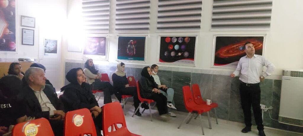 1295554 نشست تخصصی در اختتامیه هفته نجوم