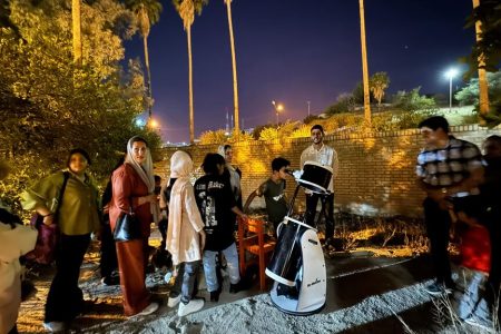 رصد شبانه‌ی ماه و ستارگان در کانون پرورش فکری گچساران