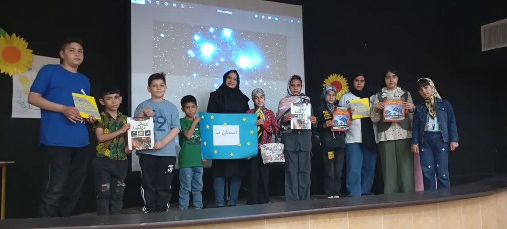 1295613-1 ویژه برنامههای هفته نجوم در مراکز فرهنگی و هنری کانون استان قزوین