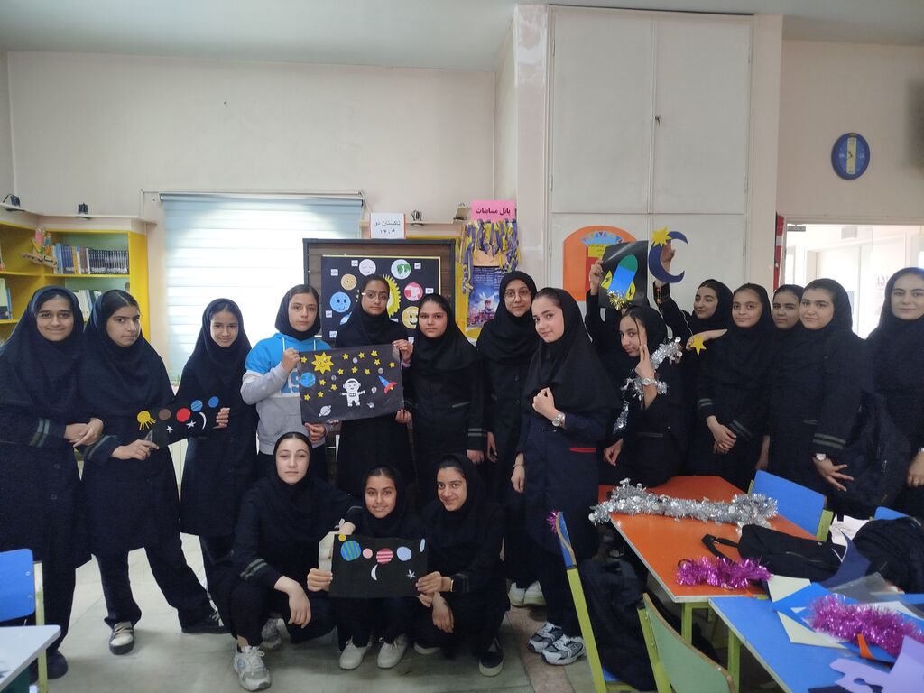 1295615-1 ویژه برنامههای هفته نجوم در مراکز فرهنگی و هنری کانون استان قزوین