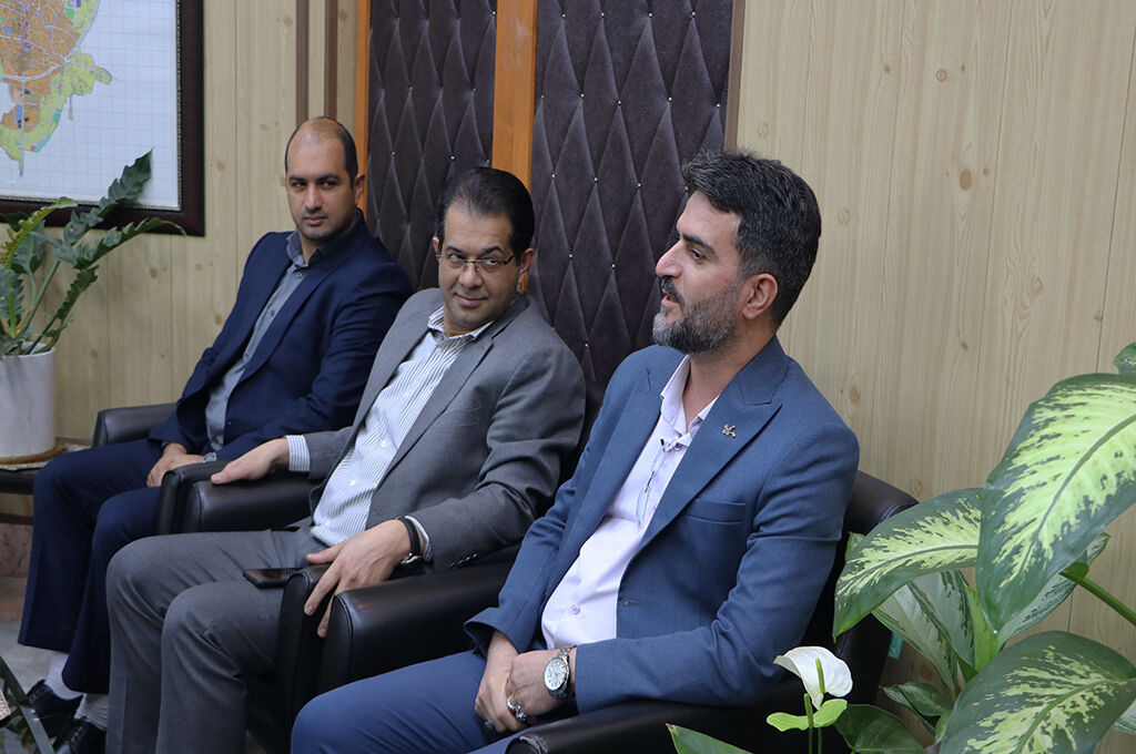 1295622 راهاندازی مرکز سیار در مناطق کمبرخوردار مورد حمایت است/ خودرو در اختیار کانون قرارمیگیرد