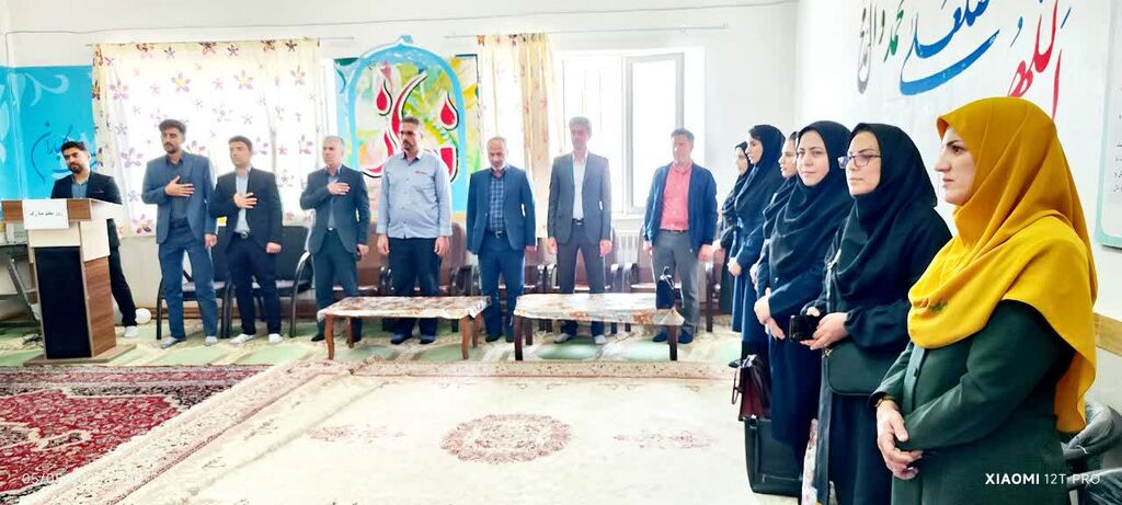 1295635 اجرای طرح «هزار درنای کاغذی، بر بام مدارس»، در منطقه قیدار زنجان