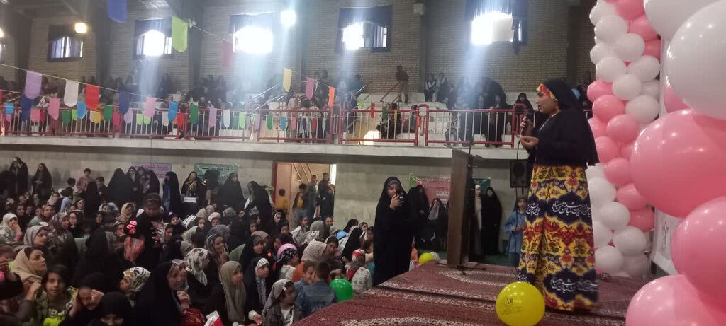 جشن بزرگ دهه کرامت با حضور هزار نفر از دختران و مادران شهرستان سنقر