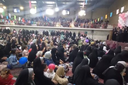 جشن بزرگ دهه کرامت با حضور هزار نفر از دختران و مادران شهرستان سنقر