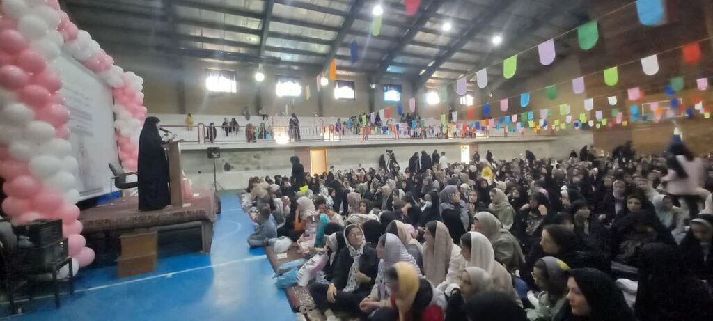 جشن بزرگ دهه کرامت با حضور هزار نفر از دختران و مادران شهرستان سنقر